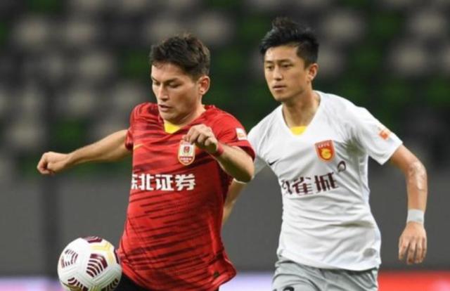 开云体育入口-【中超】谭龙独造3球埃里克传射 亚泰3比0胜河北